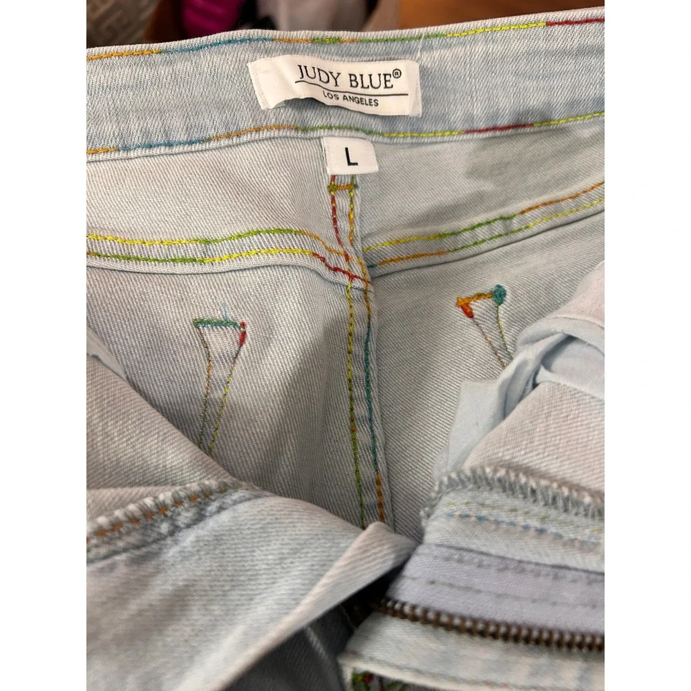 Judy Blue Rainbow Thread Mid‎ Rise Shorts Light Wash Denim JB150103 Womens Large
